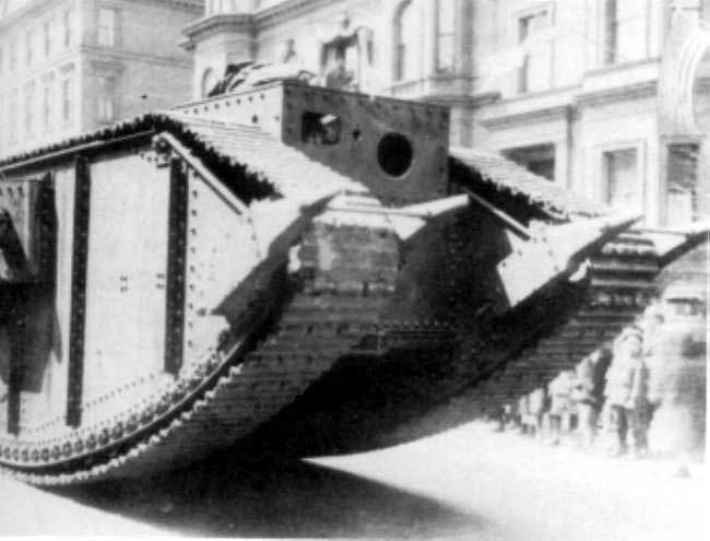 Steam Tank It is true that petrol engines have existed in that time, but were not strong enough to move to a more than 50-ton structure, therefore experimented with steam propulsion.